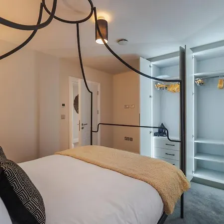 Apartamento Stylish Windsor Getaway W/ Balcony - Free Parking Exterior foto